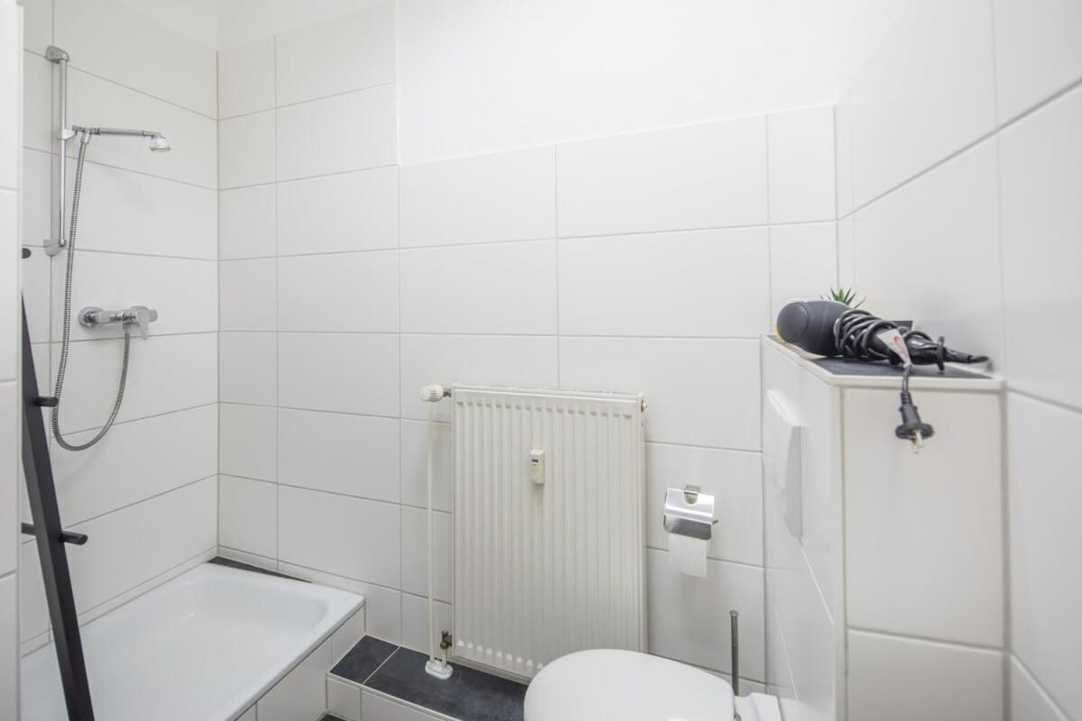 Spacious 2 Bedroom Apartment Hamburg Eksteriør bilde